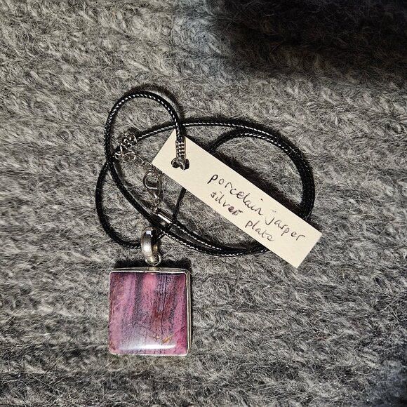 Porcelain jasper gemstone pendant, silver plate, black cord, artisan made, new - Picture 2 of 4